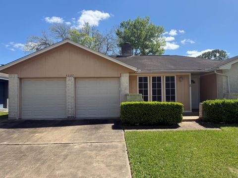 Photo of 4327 Townes Forest Road, Friendswood, TX 77546 (MLS # 10948848)