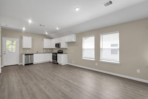 Photo of 811 Jefferson Avenue, Cleveland, TX 77327 (MLS # 43445492)