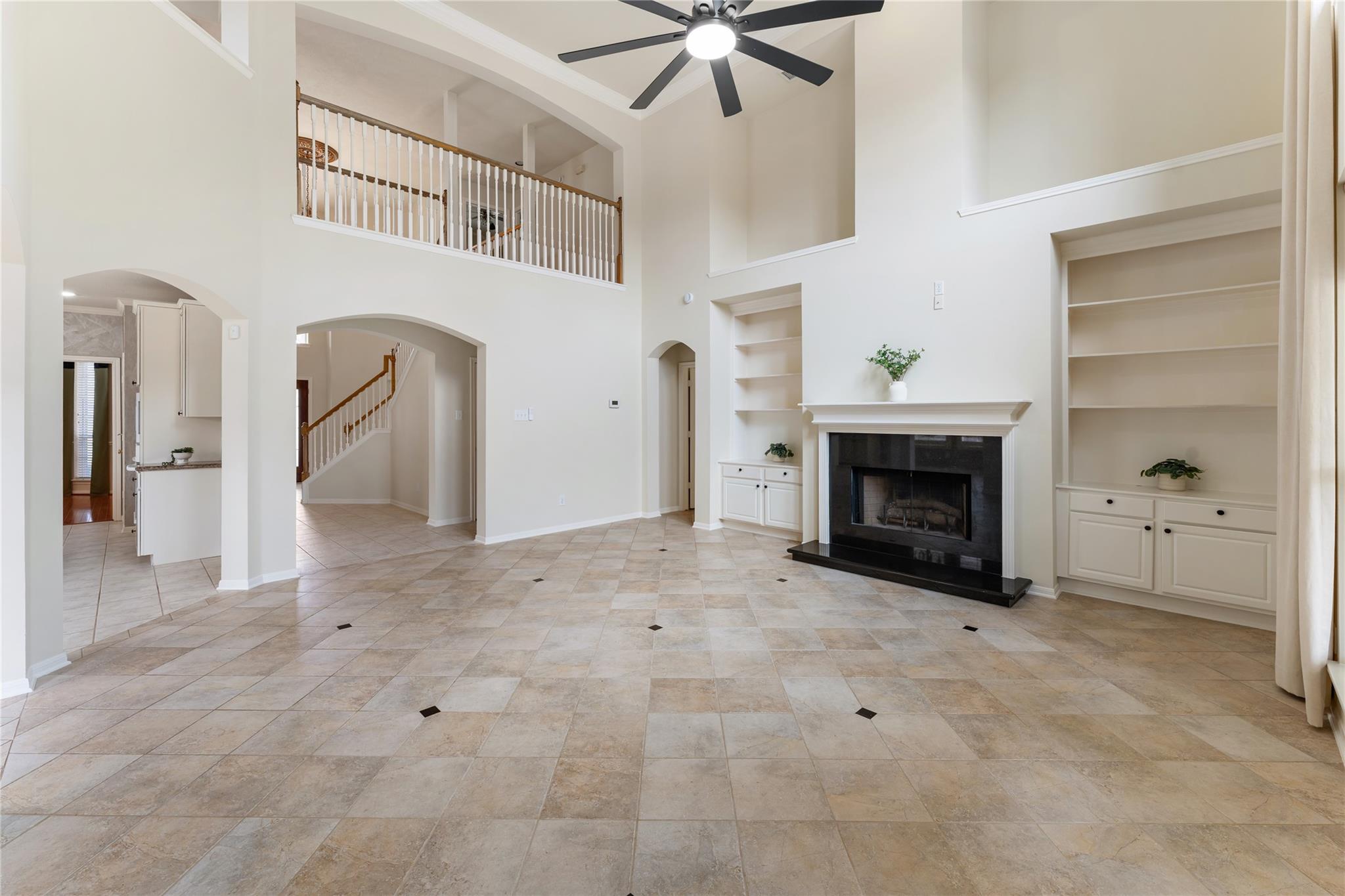 6231 Surfside Lane