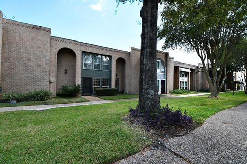 Photo of 9409 Bassoon Drive, Houston, TX 77025 (MLS # 83371874)