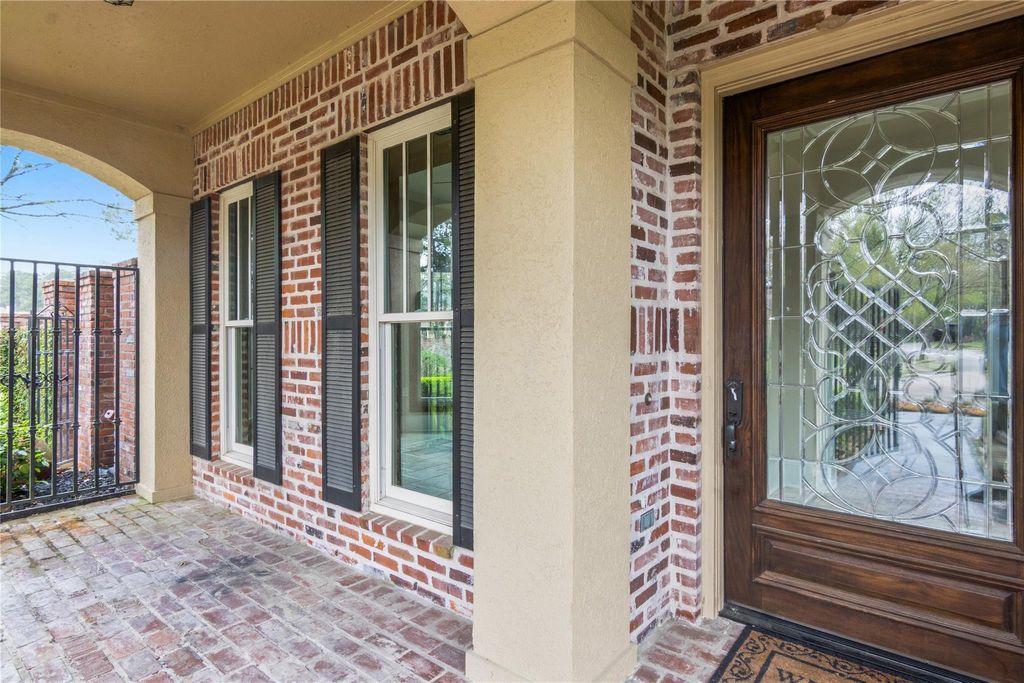 Photo of 15 Forest Green Trail, Kingwood, TX 77339 (MLS # 30798304)