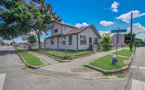 Photo of 6701 Avenue E, Houston, TX 77011 (MLS # 53170074)