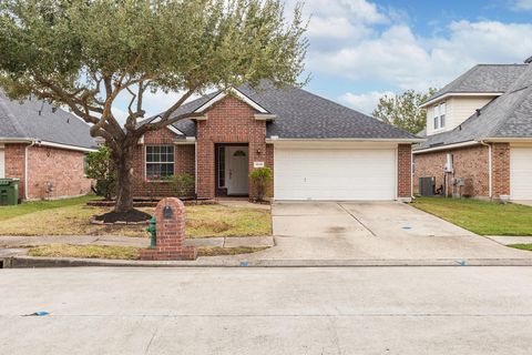Photo of 18126 Stone Trail Manor Drive, Humble, TX 77346 (MLS # 41311273)