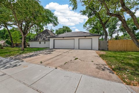 Tiny photo for 1102 Belaya Lane, Houston, TX 77090 (MLS # 97689761)