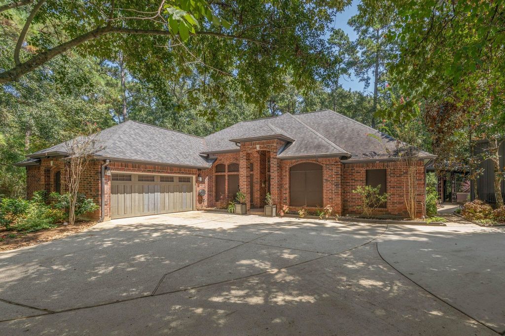 Photo of 5026 Highland Pass, Montgomery, TX 77316 (MLS # 57547748)