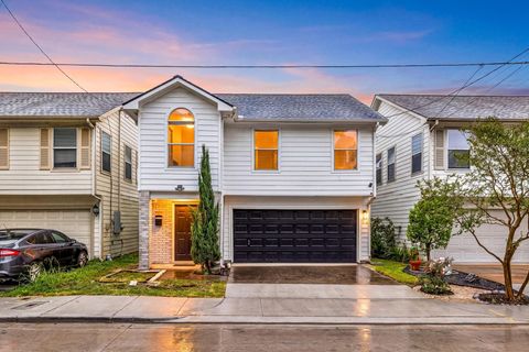 Photo of 1206 Matthews Street, Houston, TX 77019 (MLS # 41937435)