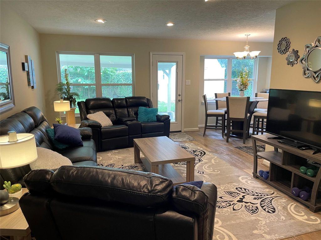 Photo of 707 Hildred Avenue, Conroe, TX 77303 (MLS # 30624615)