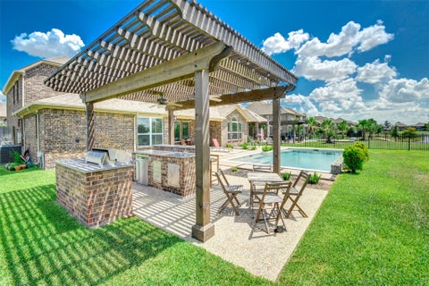 Photo of 25710 Oakwood Knoll Drive, Katy, TX 77494 (MLS # 92447860)