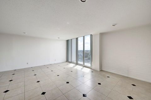 Tiny photo for 3614 Montrose Boulevard #1106, Houston, TX 77006 (MLS # 68527268)
