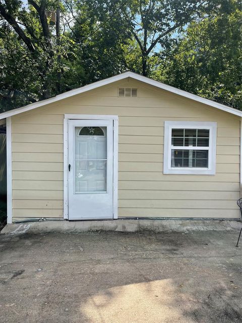 Photo of 1472 Godwin Street, Houston, TX 77023 (MLS # 68970811)
