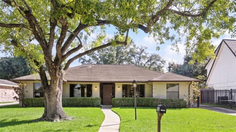 Photo of 10831 Olympia Drive, Houston, TX 77042 (MLS # 51513274)
