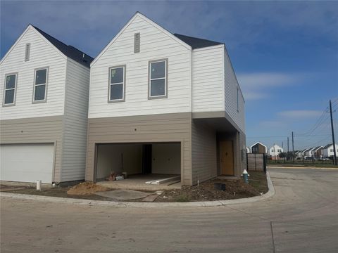 Photo of 4012 Buffalo Moon Drive, Houston, TX 77045 (MLS # 77934509)