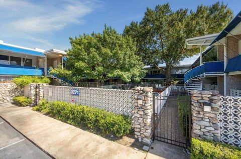 Photo of 3271 Sul Ross Street #11, Houston, TX 77098 (MLS # 94814579)