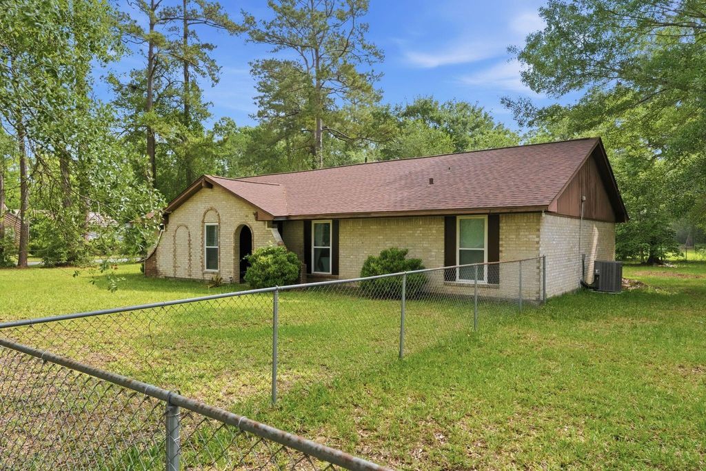 Photo of 1200 Williams Street, Cleveland, TX 77327 (MLS # 33445405)