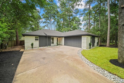 Photo of 27 Lazy Morning Place, The Woodlands, TX 77381 (MLS # 73649285)