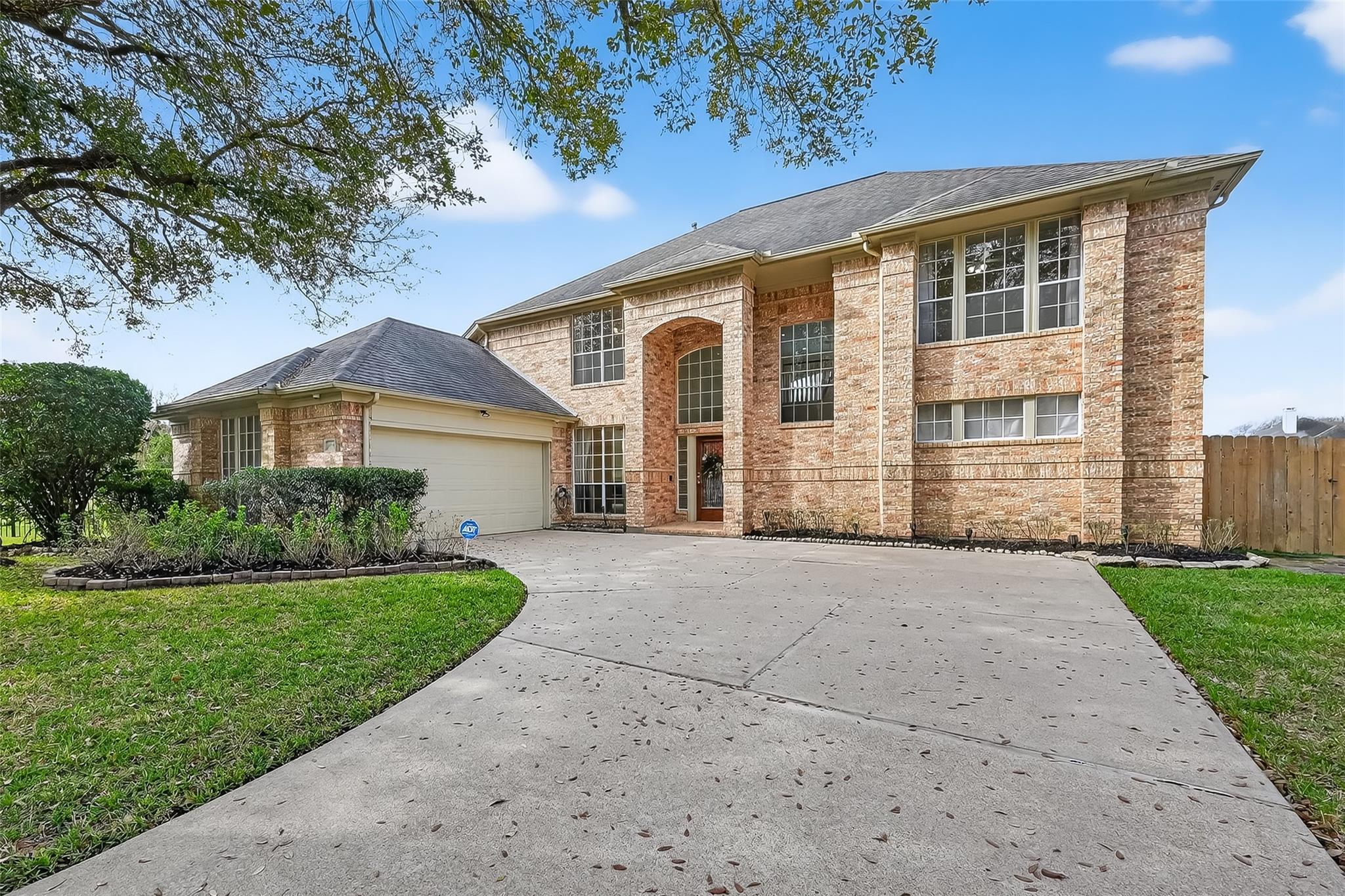 1006 Pointe Loma Drive