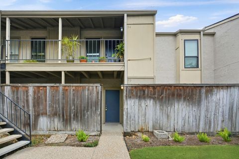 Photo of 5711 Sugar Hill Drive #93, Houston, TX 77057 (MLS # 43728840)