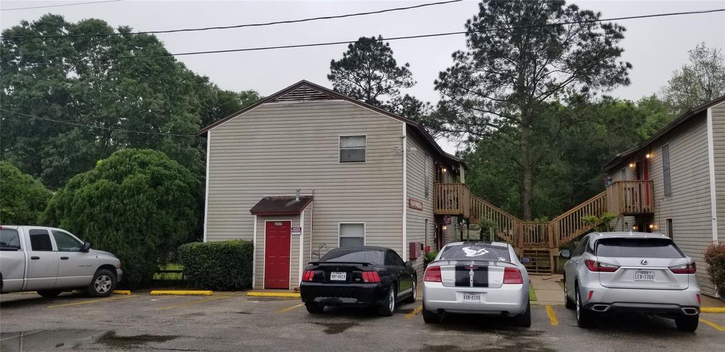 Photo of 2017 W Sidnor Street #4, Alvin, TX 77511 (MLS # 32395280)