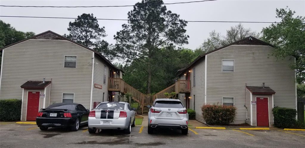 Photo of 2017 W Sidnor Street #4, Alvin, TX 77511 (MLS # 32395280)