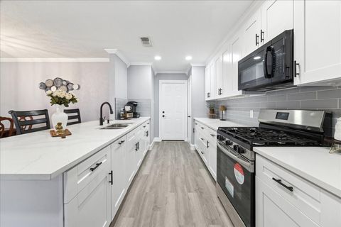 Photo of 143 Mill Stream Lane, Houston, TX 77060 (MLS # 28987763)