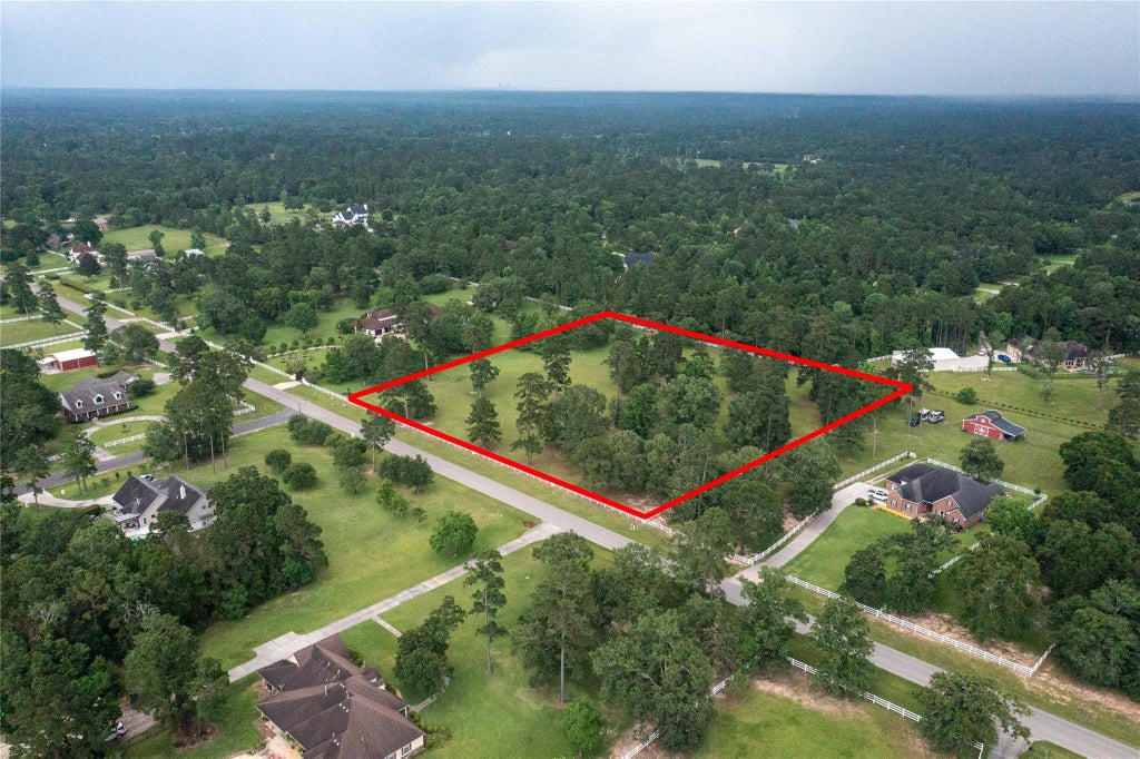 Photo of 15477 Crown Oaks Drive, Montgomery, TX 77316 (MLS # 66131176)