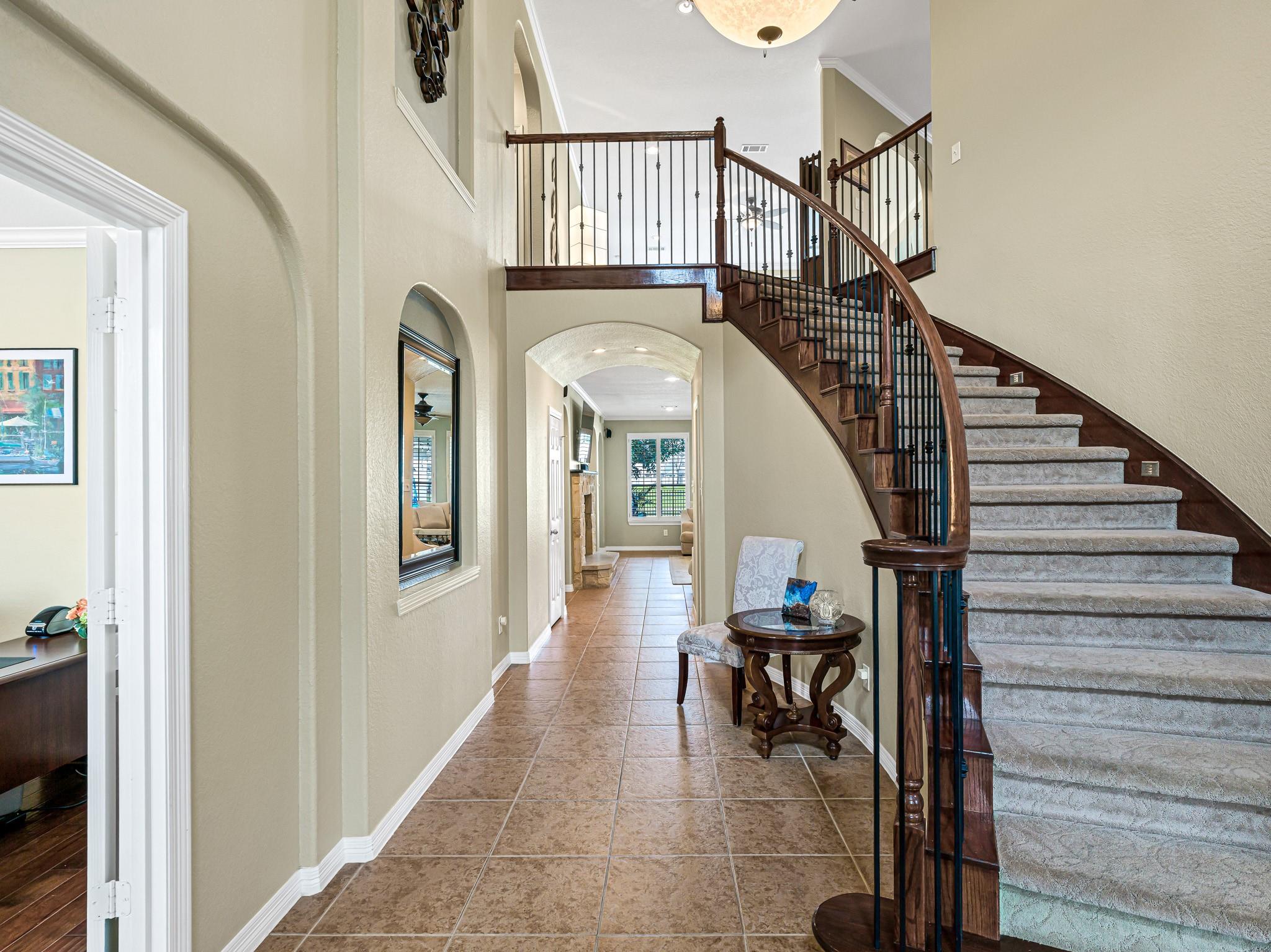 8310 Crescent Knolls Drive