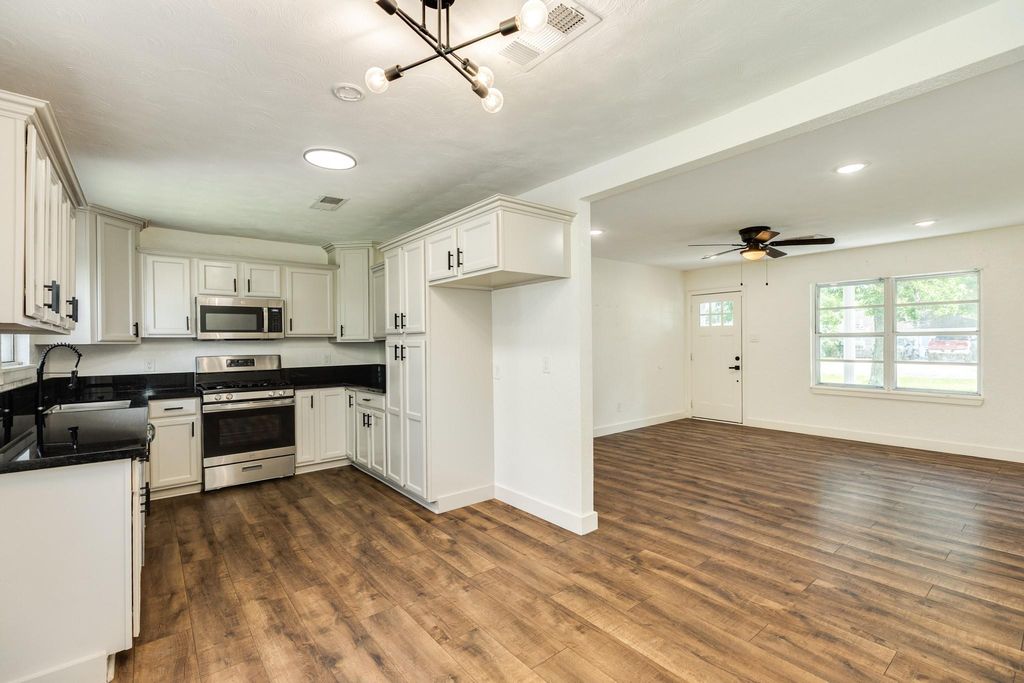 Photo of 303 Yaupon Street, Sweeny, TX 77480 (MLS # 93269752)