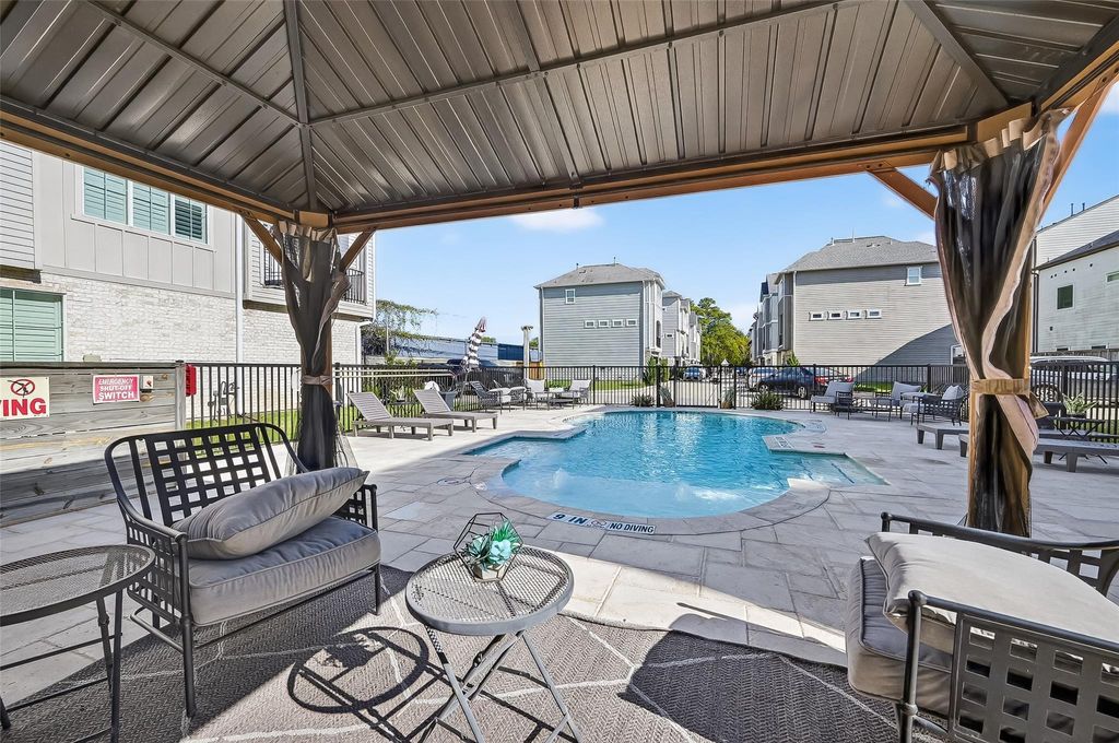 Photo of 1303 Upland Retreat Blue Place, Houston, TX 77043 (MLS # 75906023)