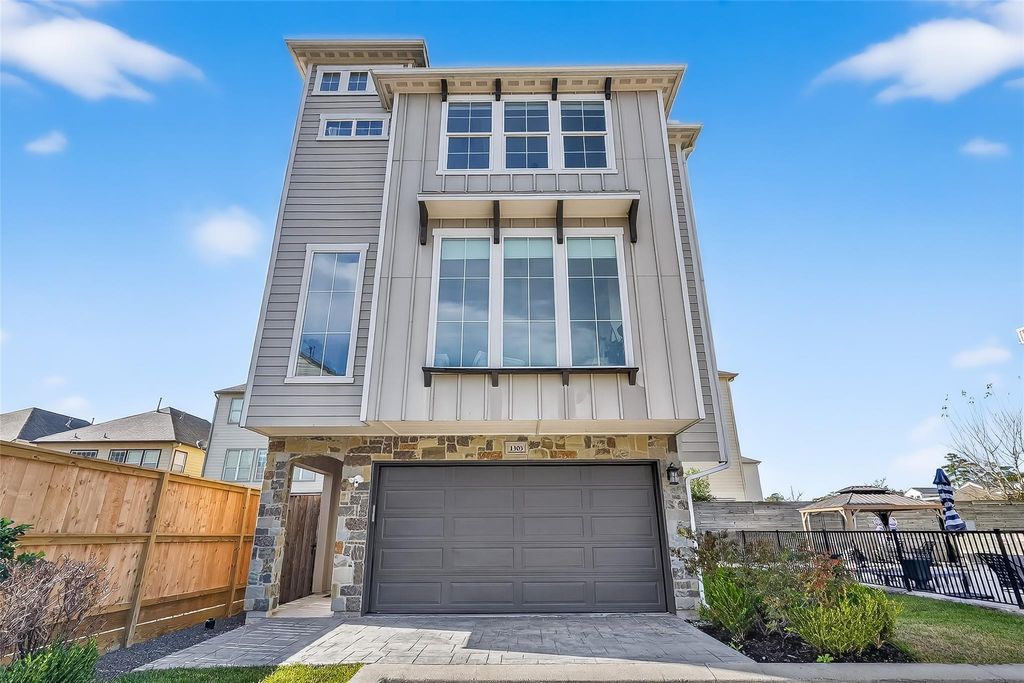 Photo of 1303 Upland Retreat Blue Place, Houston, TX 77043 (MLS # 75906023)