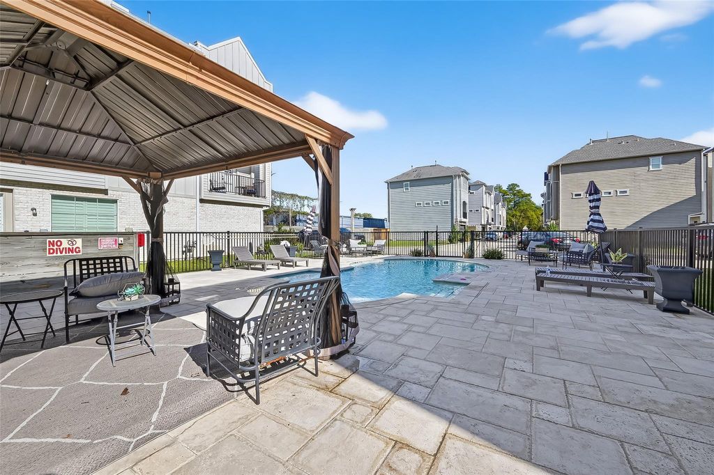 Photo of 1303 Upland Retreat Blue Place, Houston, TX 77043 (MLS # 75906023)