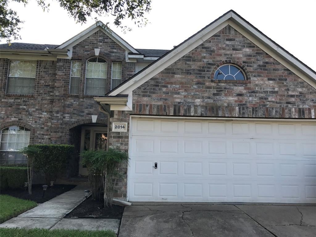 2814 Foxden Drive