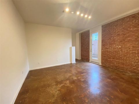 Photo of 1112 Lawrence St #7, Houston, TX 77008 (MLS # 25296861)
