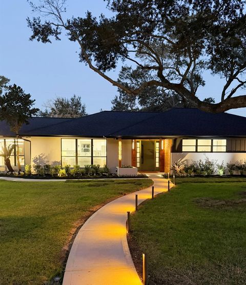 Photo of 1513 S Lee Street, Alvin, TX 77511 (MLS # 61236989)