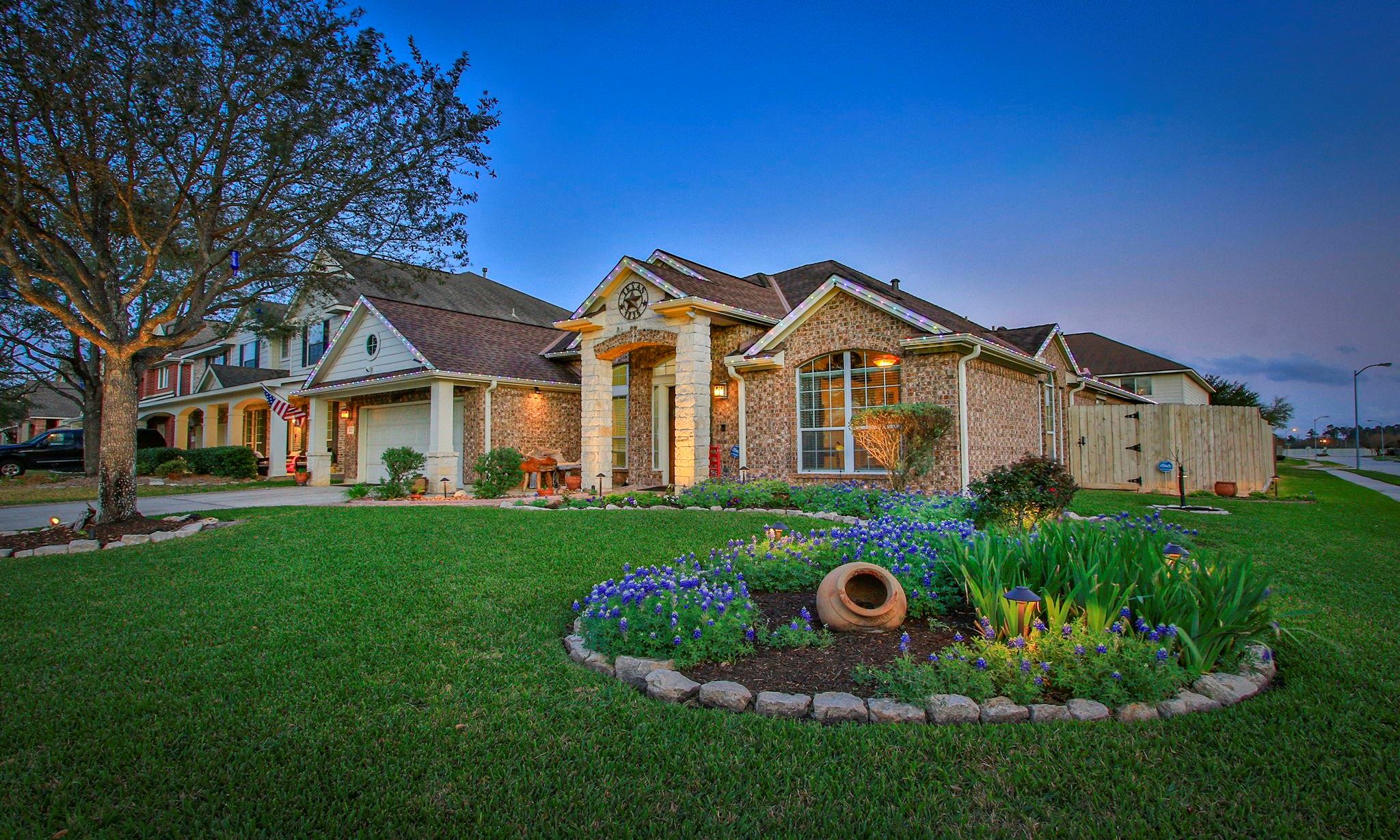 8227 Palmetta Spring Drive