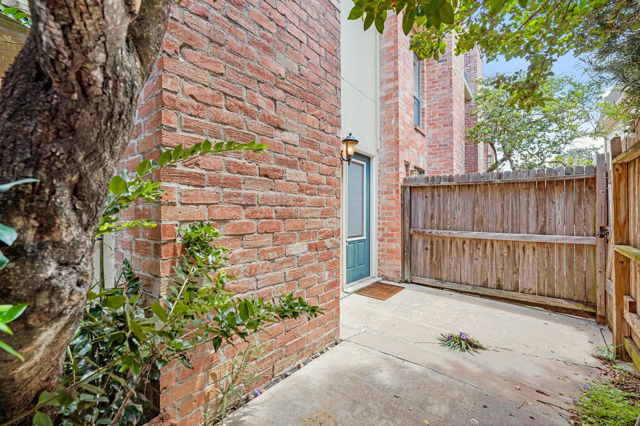 1601 S Shepherd Drive 29