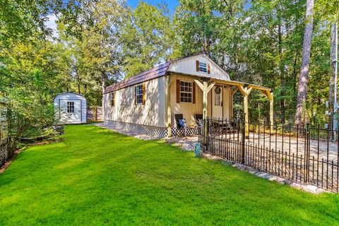 Photo of 401 Deerfield, Livingston, TX 77351 (MLS # 32735239)