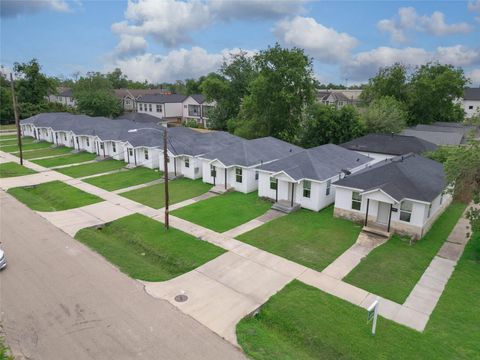 Photo of 2310 Solo Street, Houston, TX 77020 (MLS # 78273227)