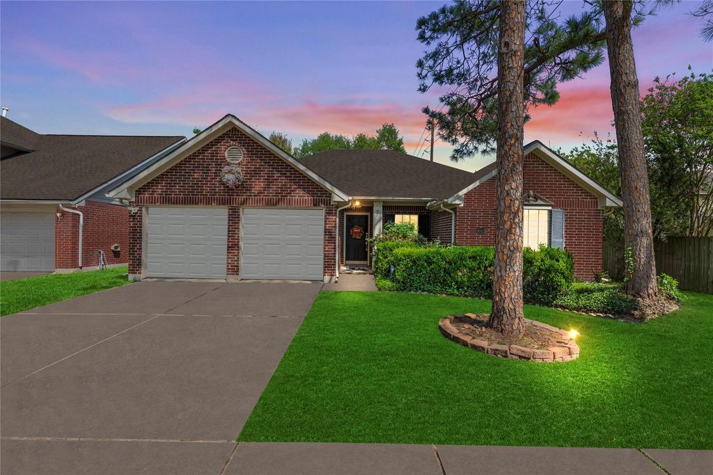 Photo of 16423 Maple Downs Lane, Sugar Land, TX 77498 (MLS # 71617774)
