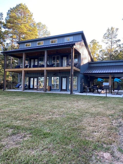 Homes For Sale - 106 Joan Street St<br/> Zavalla, TX 75980