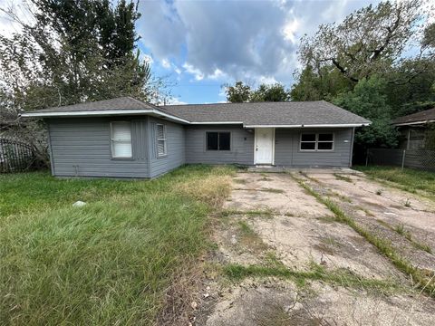 5910 Southtown Street Houston TX 77033