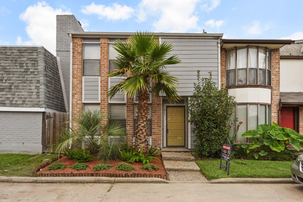 Photo of 1911 Bittercreek Drive, Houston, TX 77042 (MLS # 89697250)