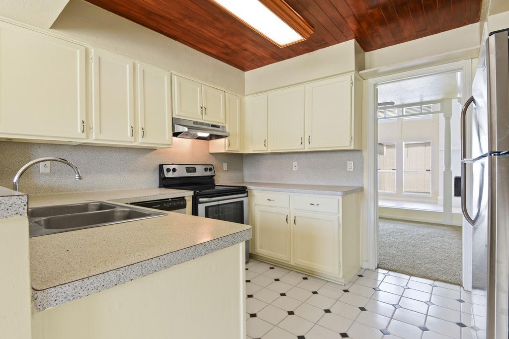Photo of 1911 Bittercreek Drive, Houston, TX 77042 (MLS # 89697250)