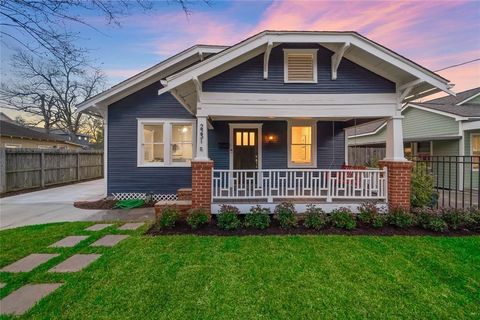 Photo of 2231 Singleton Street, Houston, TX 77008 (MLS # 33575369)