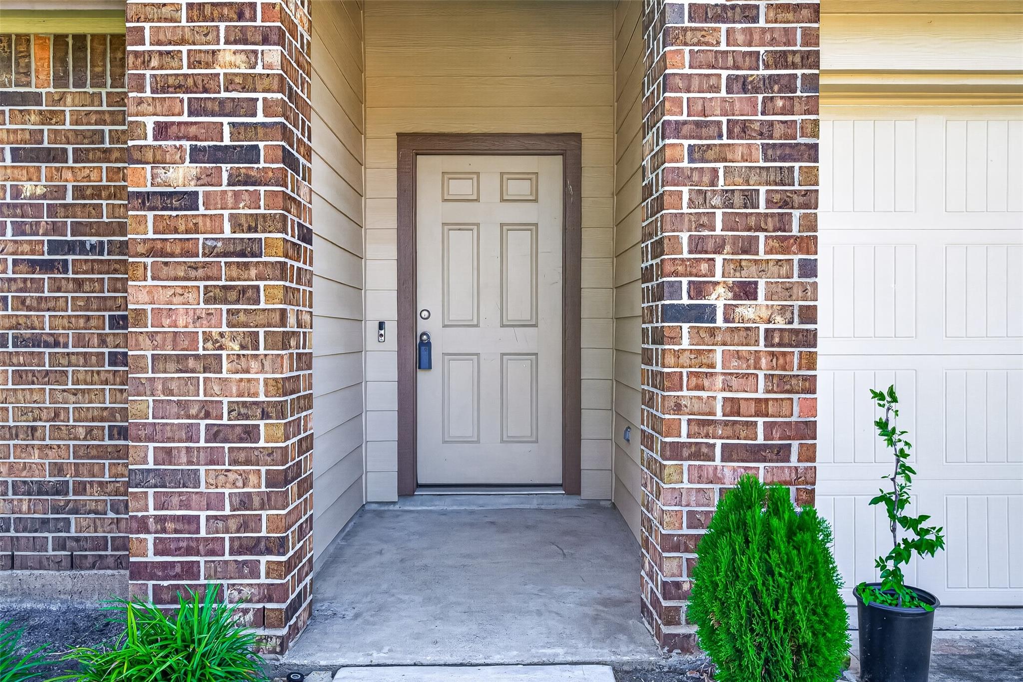 1814 Welsh Canyon Court