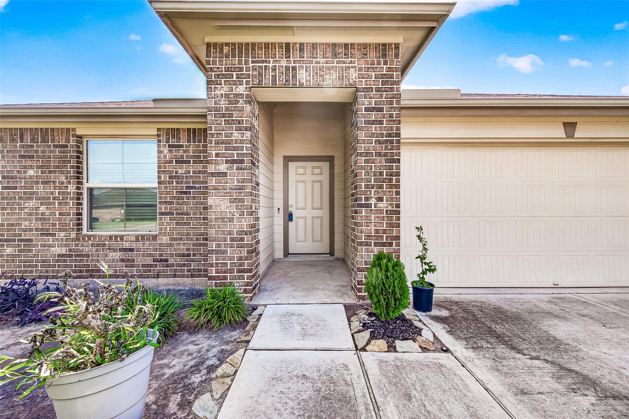 1814 Welsh Canyon Court