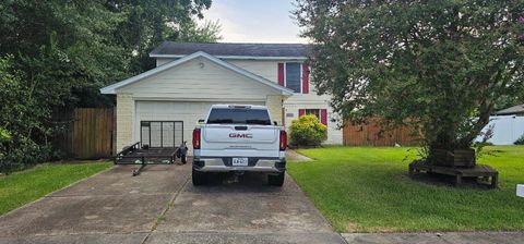 Photo of 5002 Ripple Creek Drive, Baytown, TX 77521 (MLS # 26386376)