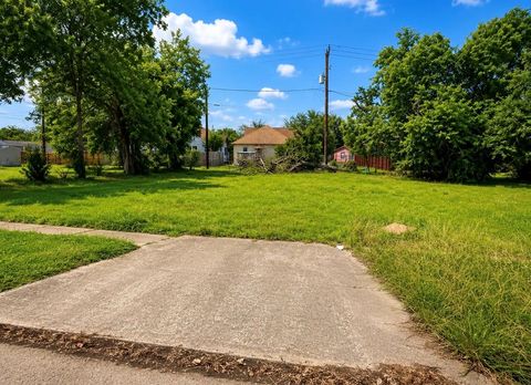 Photo of 1312 Cherry Street, Baytown, TX 77520 (MLS # 88248902)