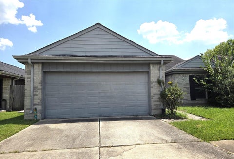 Photo of 13427 Juniper Point Drive, Houston, TX 77083 (MLS # 15918677)