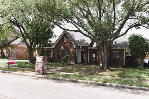Photo of 12134 Ella Lee Lane, Houston, TX 77077 (MLS # 53880011)