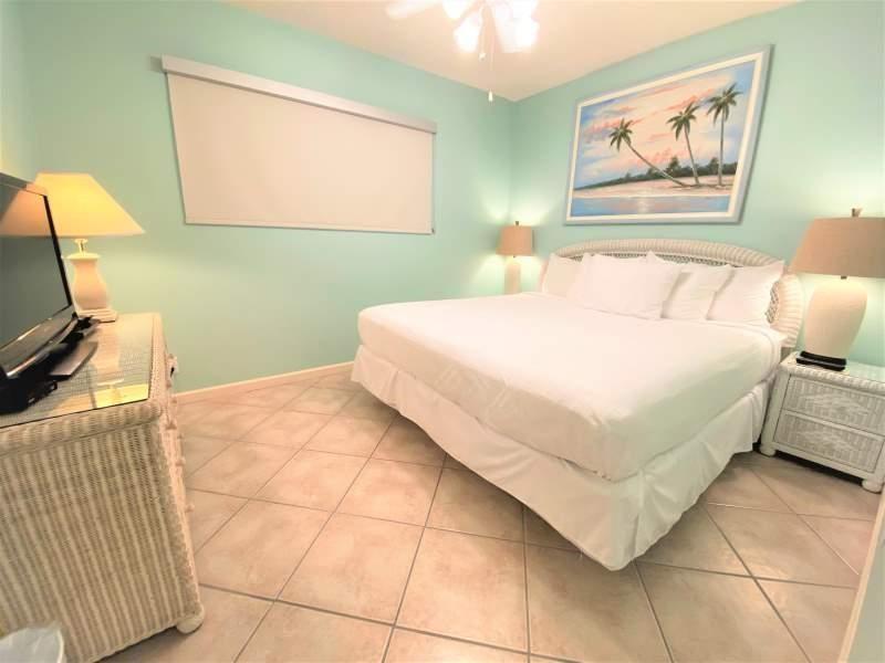 1401 E Beach Drive 704